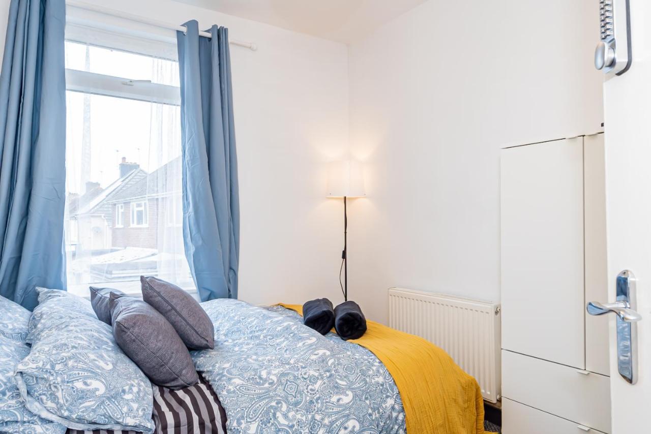 Shirley House 3, Guest House, Self Catering, Self Check In With Smart Locks, Use Of Fully Equipped Kitchen, Close To City Centre, Ideal For Longer Stays, Walking Distance To Bat, 20 Min Drive To Fawley Refinery, Excellent Transport Links Southampton Esterno foto