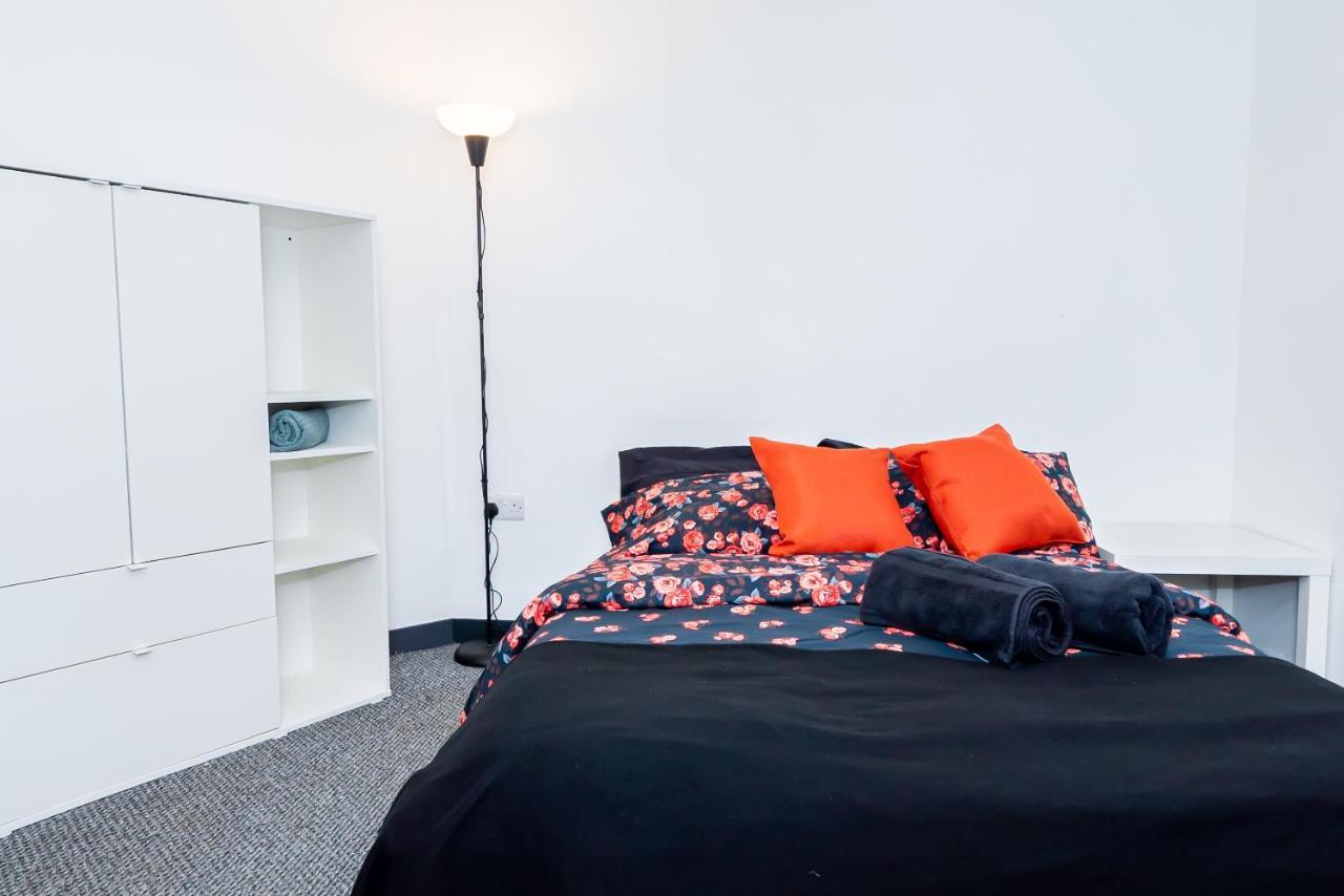 Shirley House 3, Guest House, Self Catering, Self Check In With Smart Locks, Use Of Fully Equipped Kitchen, Close To City Centre, Ideal For Longer Stays, Walking Distance To Bat, 20 Min Drive To Fawley Refinery, Excellent Transport Links Southampton Esterno foto