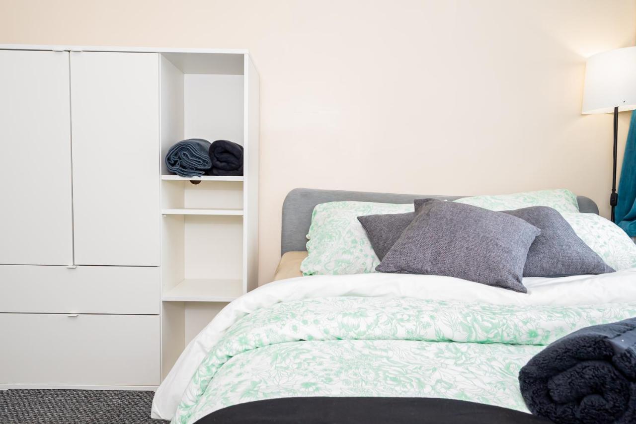 Shirley House 3, Guest House, Self Catering, Self Check In With Smart Locks, Use Of Fully Equipped Kitchen, Close To City Centre, Ideal For Longer Stays, Walking Distance To Bat, 20 Min Drive To Fawley Refinery, Excellent Transport Links Southampton Esterno foto