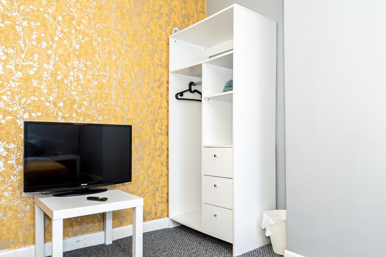 Shirley House 3, Guest House, Self Catering, Self Check In With Smart Locks, Use Of Fully Equipped Kitchen, Close To City Centre, Ideal For Longer Stays, Walking Distance To Bat, 20 Min Drive To Fawley Refinery, Excellent Transport Links Southampton Esterno foto