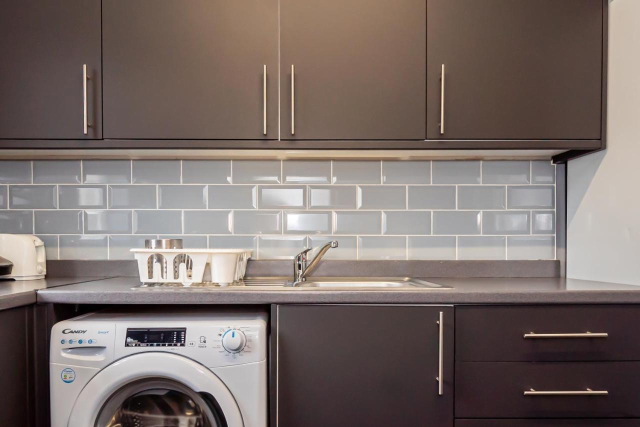 Shirley House 3, Guest House, Self Catering, Self Check In With Smart Locks, Use Of Fully Equipped Kitchen, Close To City Centre, Ideal For Longer Stays, Walking Distance To Bat, 20 Min Drive To Fawley Refinery, Excellent Transport Links Southampton Esterno foto