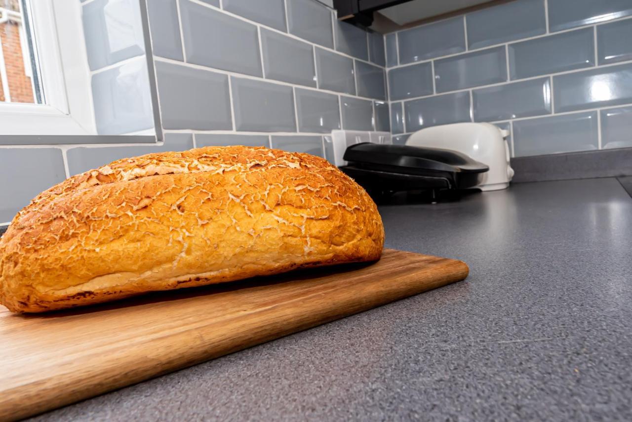 Shirley House 3, Guest House, Self Catering, Self Check In With Smart Locks, Use Of Fully Equipped Kitchen, Close To City Centre, Ideal For Longer Stays, Walking Distance To Bat, 20 Min Drive To Fawley Refinery, Excellent Transport Links Southampton Esterno foto