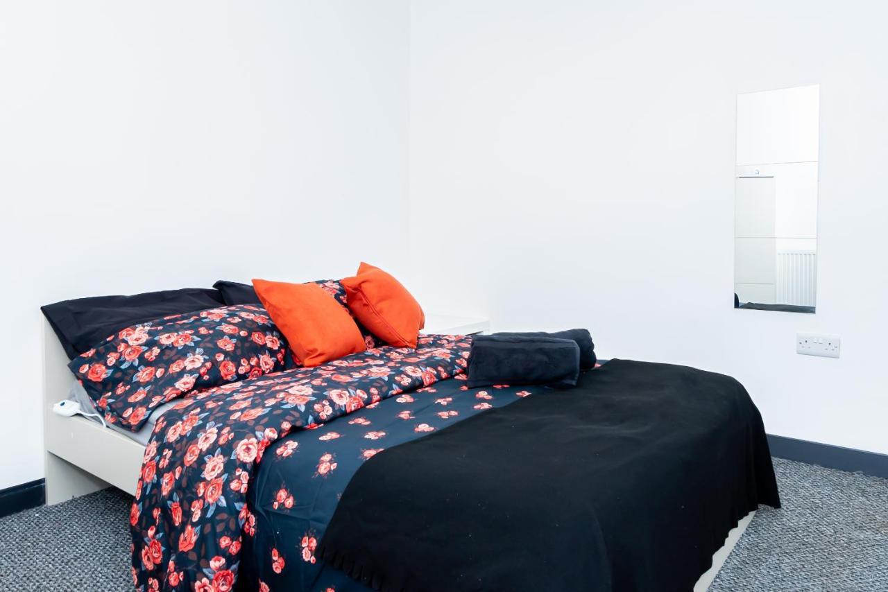 Shirley House 3, Guest House, Self Catering, Self Check In With Smart Locks, Use Of Fully Equipped Kitchen, Close To City Centre, Ideal For Longer Stays, Walking Distance To Bat, 20 Min Drive To Fawley Refinery, Excellent Transport Links Southampton Esterno foto