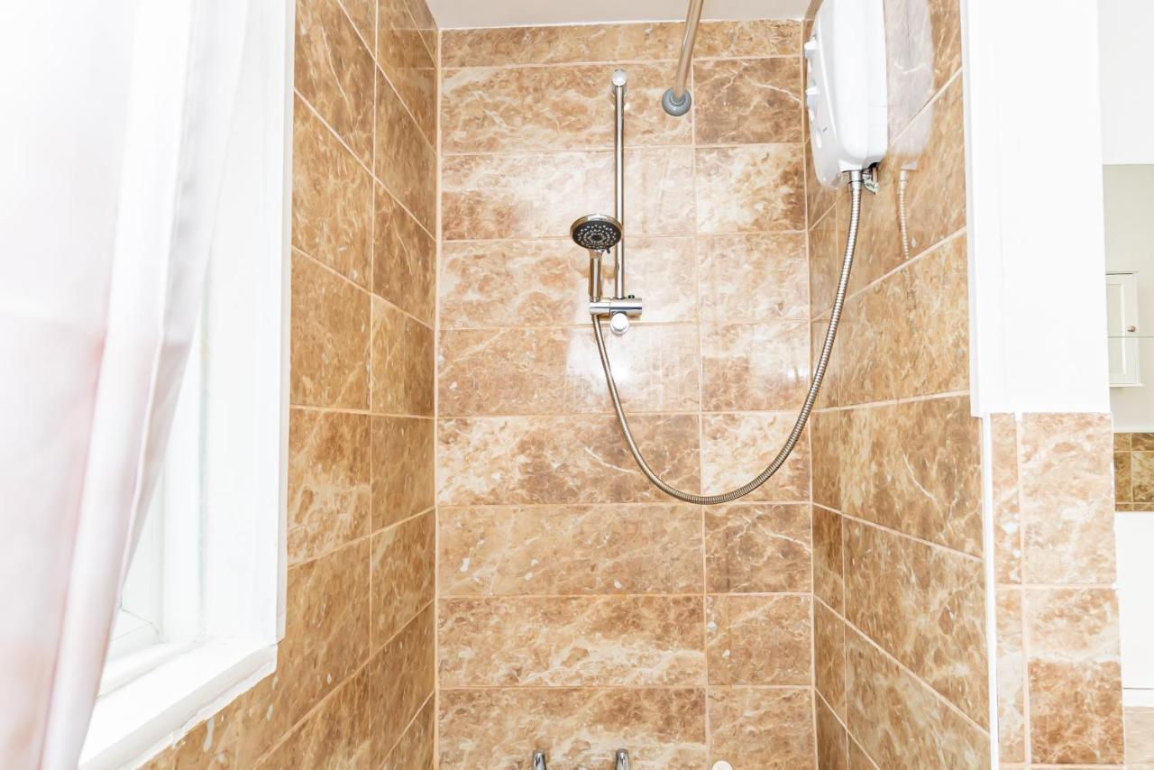 Shirley House 3, Guest House, Self Catering, Self Check In With Smart Locks, Use Of Fully Equipped Kitchen, Close To City Centre, Ideal For Longer Stays, Walking Distance To Bat, 20 Min Drive To Fawley Refinery, Excellent Transport Links Southampton Esterno foto