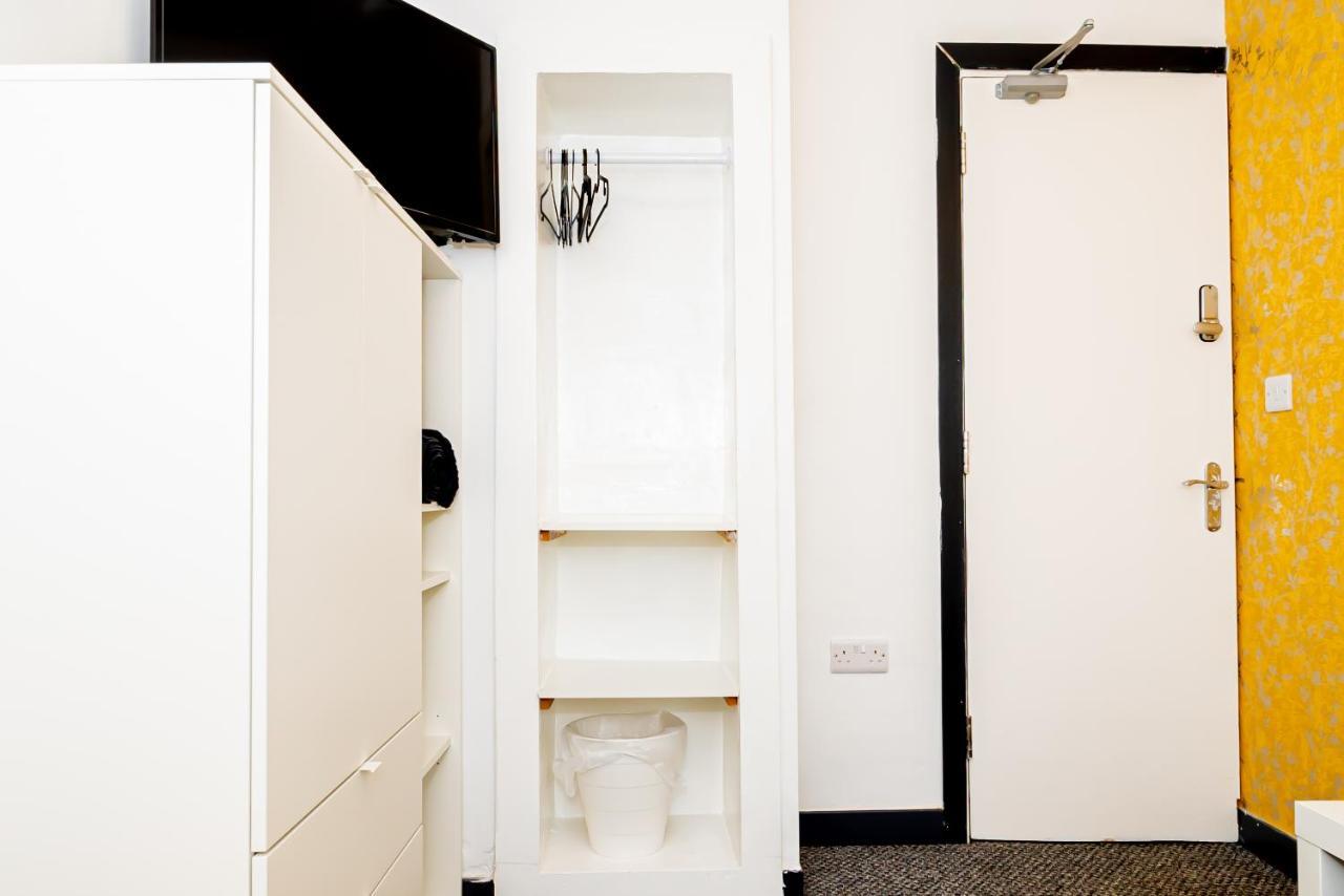 Shirley House 3, Guest House, Self Catering, Self Check In With Smart Locks, Use Of Fully Equipped Kitchen, Close To City Centre, Ideal For Longer Stays, Walking Distance To Bat, 20 Min Drive To Fawley Refinery, Excellent Transport Links Southampton Esterno foto