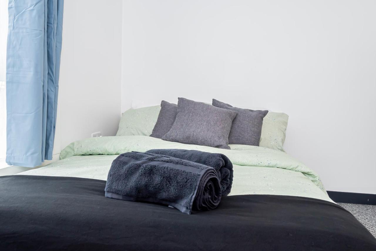 Shirley House 3, Guest House, Self Catering, Self Check In With Smart Locks, Use Of Fully Equipped Kitchen, Close To City Centre, Ideal For Longer Stays, Walking Distance To Bat, 20 Min Drive To Fawley Refinery, Excellent Transport Links Southampton Esterno foto