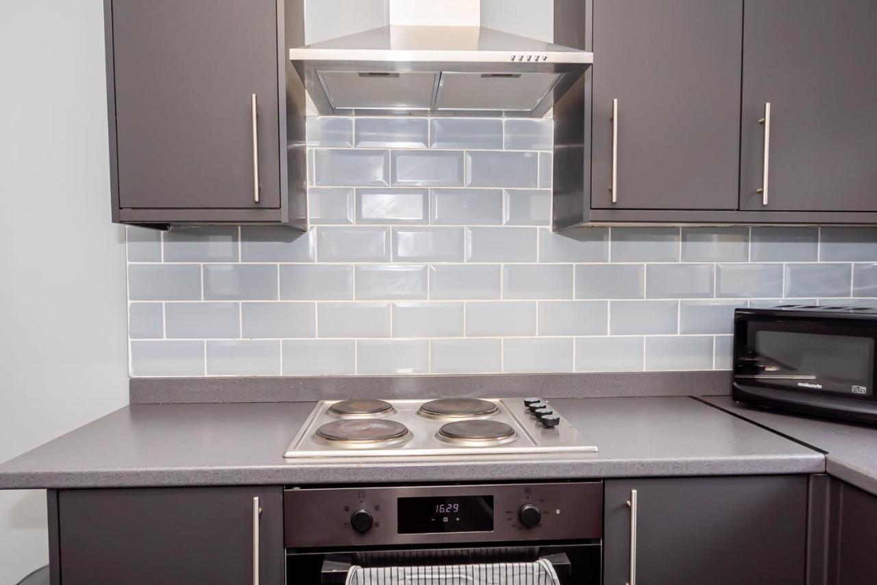 Shirley House 3, Guest House, Self Catering, Self Check In With Smart Locks, Use Of Fully Equipped Kitchen, Close To City Centre, Ideal For Longer Stays, Walking Distance To Bat, 20 Min Drive To Fawley Refinery, Excellent Transport Links Southampton Esterno foto