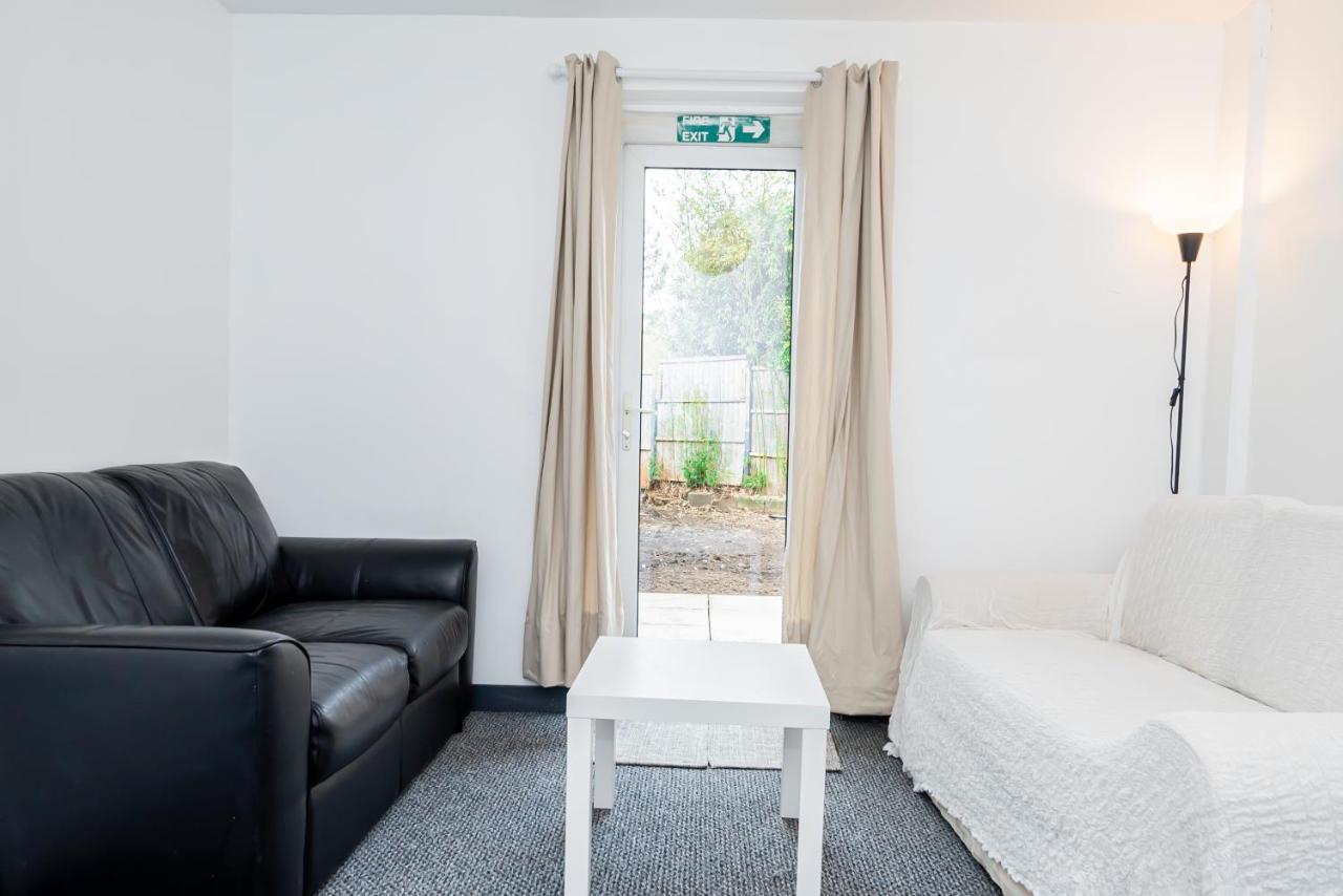 Shirley House 3, Guest House, Self Catering, Self Check In With Smart Locks, Use Of Fully Equipped Kitchen, Close To City Centre, Ideal For Longer Stays, Walking Distance To Bat, 20 Min Drive To Fawley Refinery, Excellent Transport Links Southampton Esterno foto