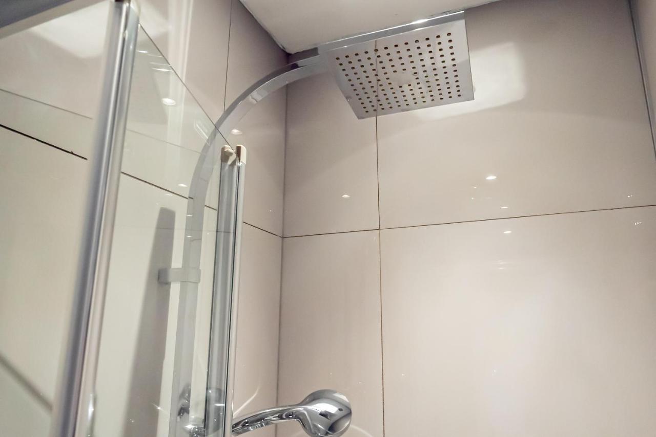 Shirley House 3, Guest House, Self Catering, Self Check In With Smart Locks, Use Of Fully Equipped Kitchen, Close To City Centre, Ideal For Longer Stays, Walking Distance To Bat, 20 Min Drive To Fawley Refinery, Excellent Transport Links Southampton Esterno foto